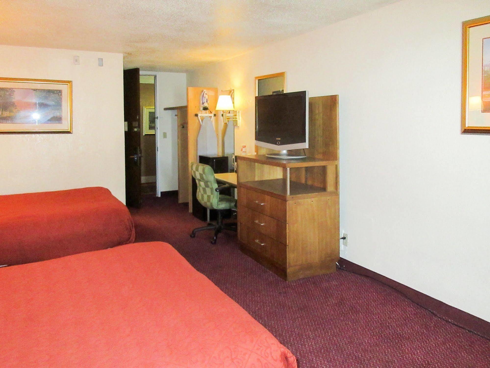 Rodeway Inn & Suites Denver Exterior photo