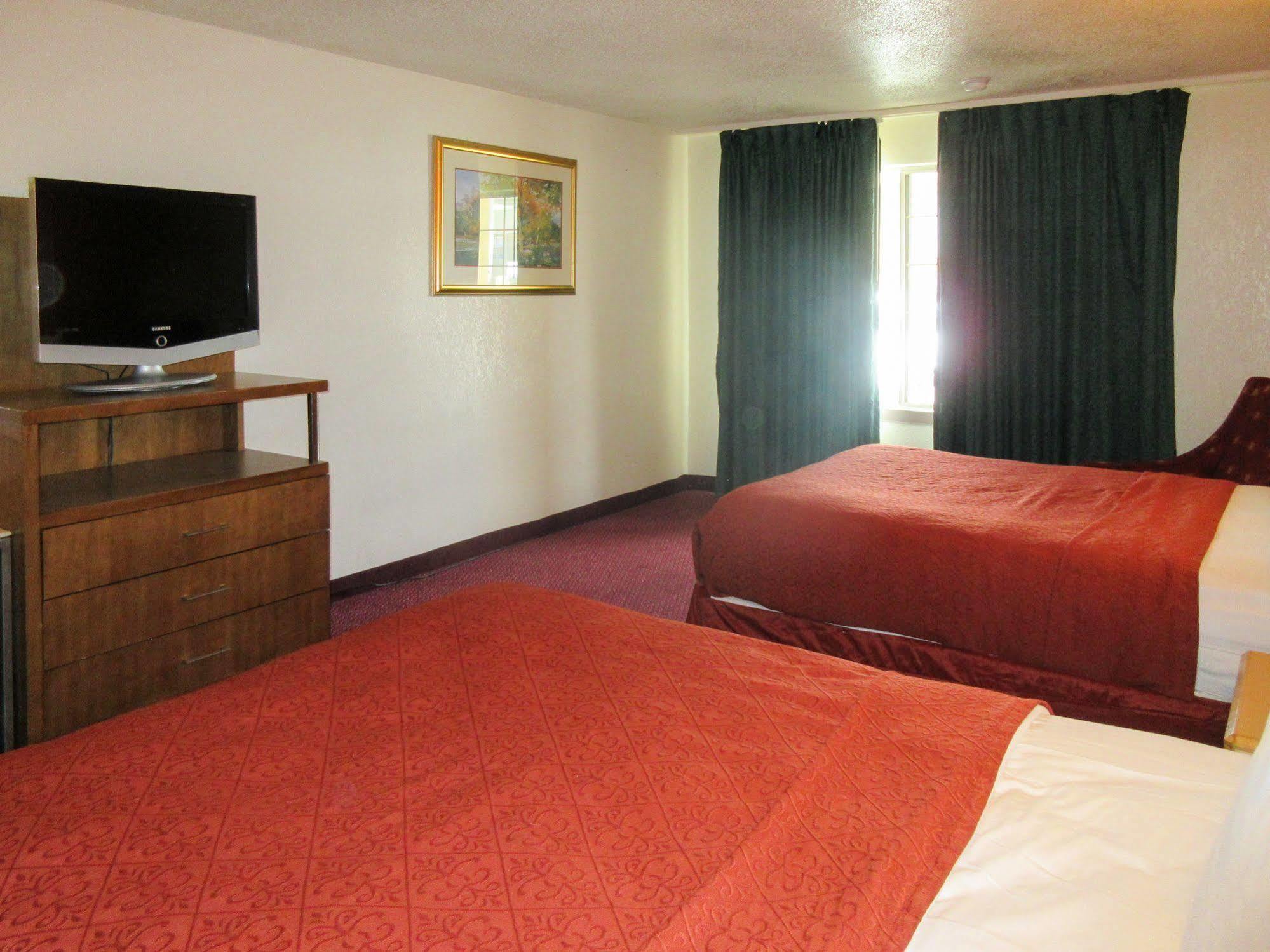 Rodeway Inn & Suites Denver Exterior photo
